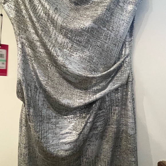 VINCE CAMUTO DRESS - Picture 8 of 9